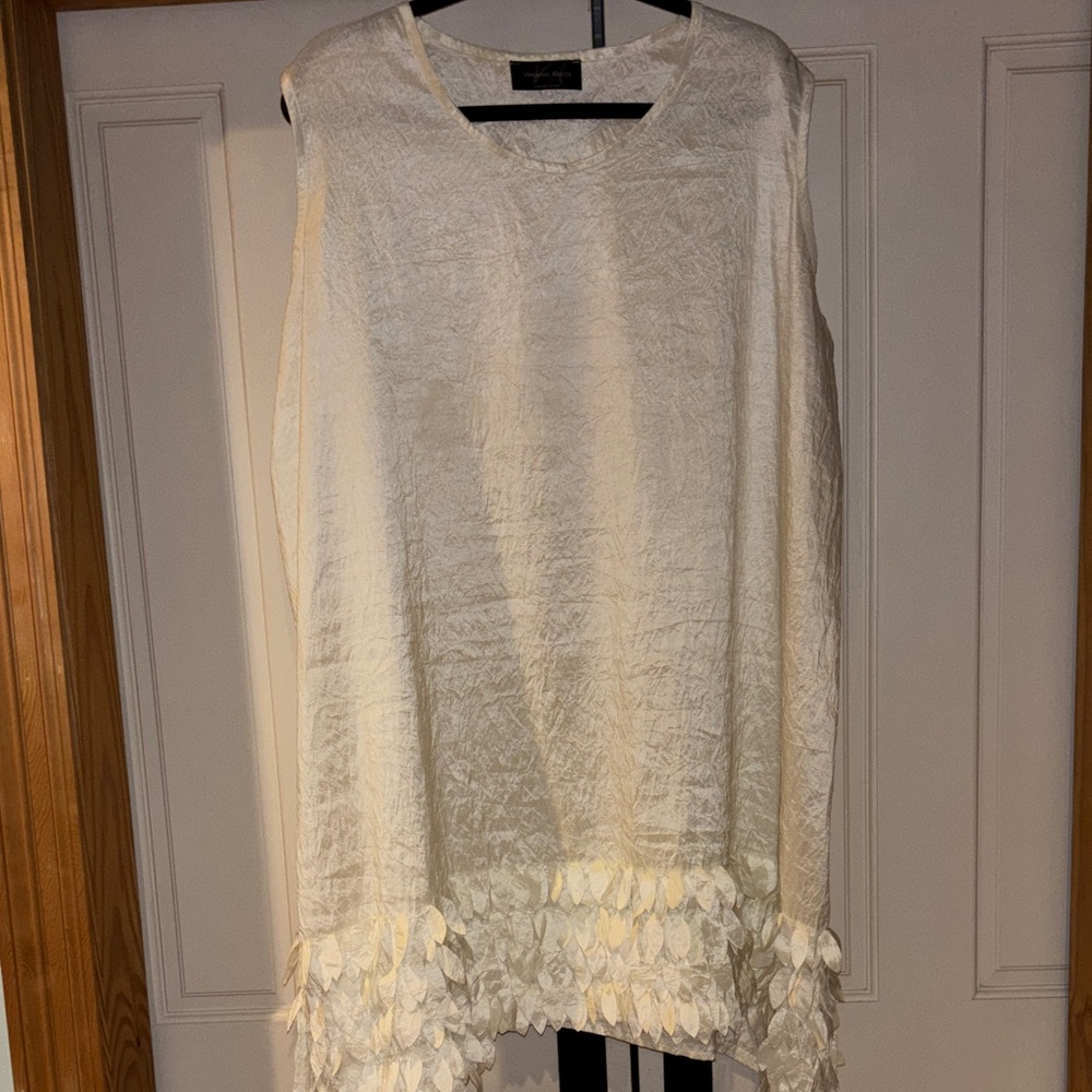 Vincenzo Allocca White Sleeveless Tunic with Leaf Hem Detail